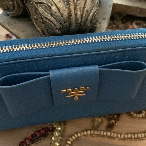 Prada Blue Saffiano Leather Wallet with Certificate of Authenticity - Picture 3 of 9